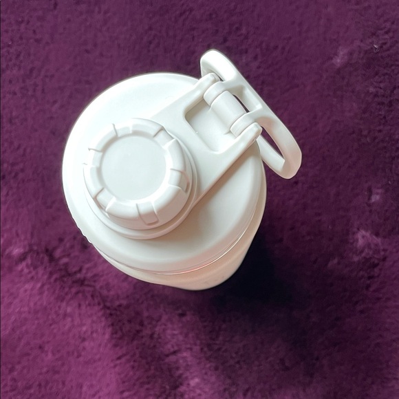 Lululemon White Insulated Bottle - Picture 3 of 4